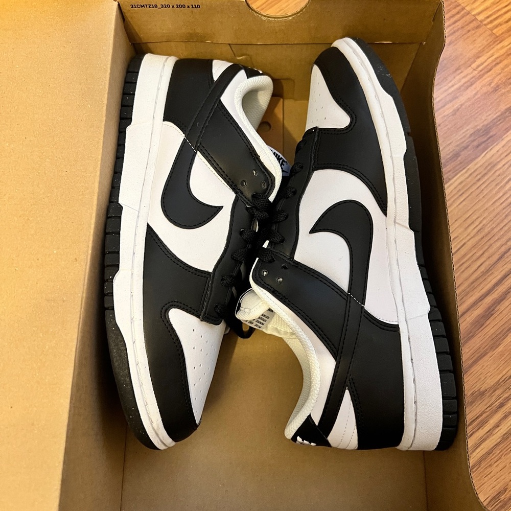 Never worn dunk low panda